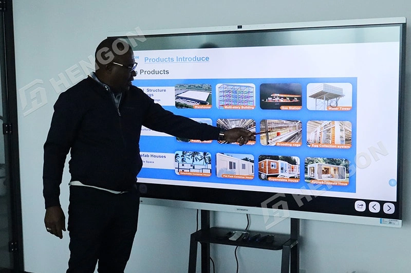 Cliente de Reunión visita a Hengon para hablar sobre la instalación y el futuro 