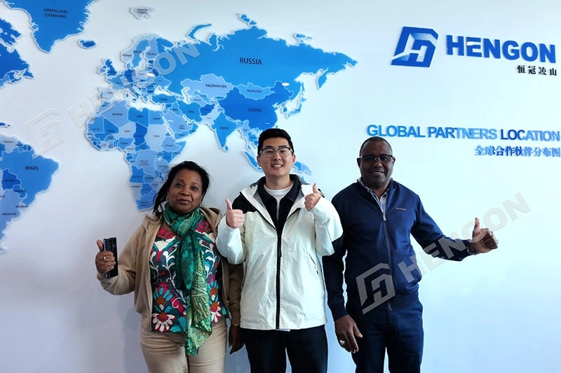 Cliente de Reunión visita Hengon para discutir la instalación y el futuro 