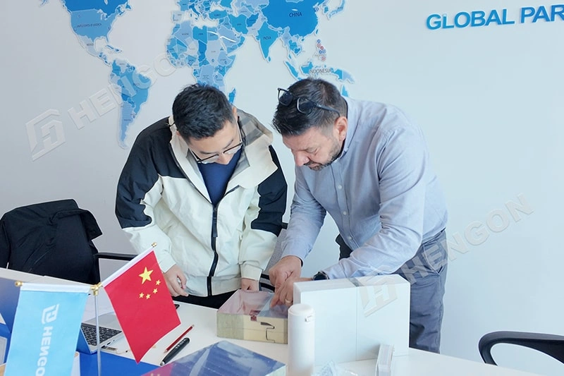 Cliente griego visita Hengon para discutir el proyecto y la futura cooperación